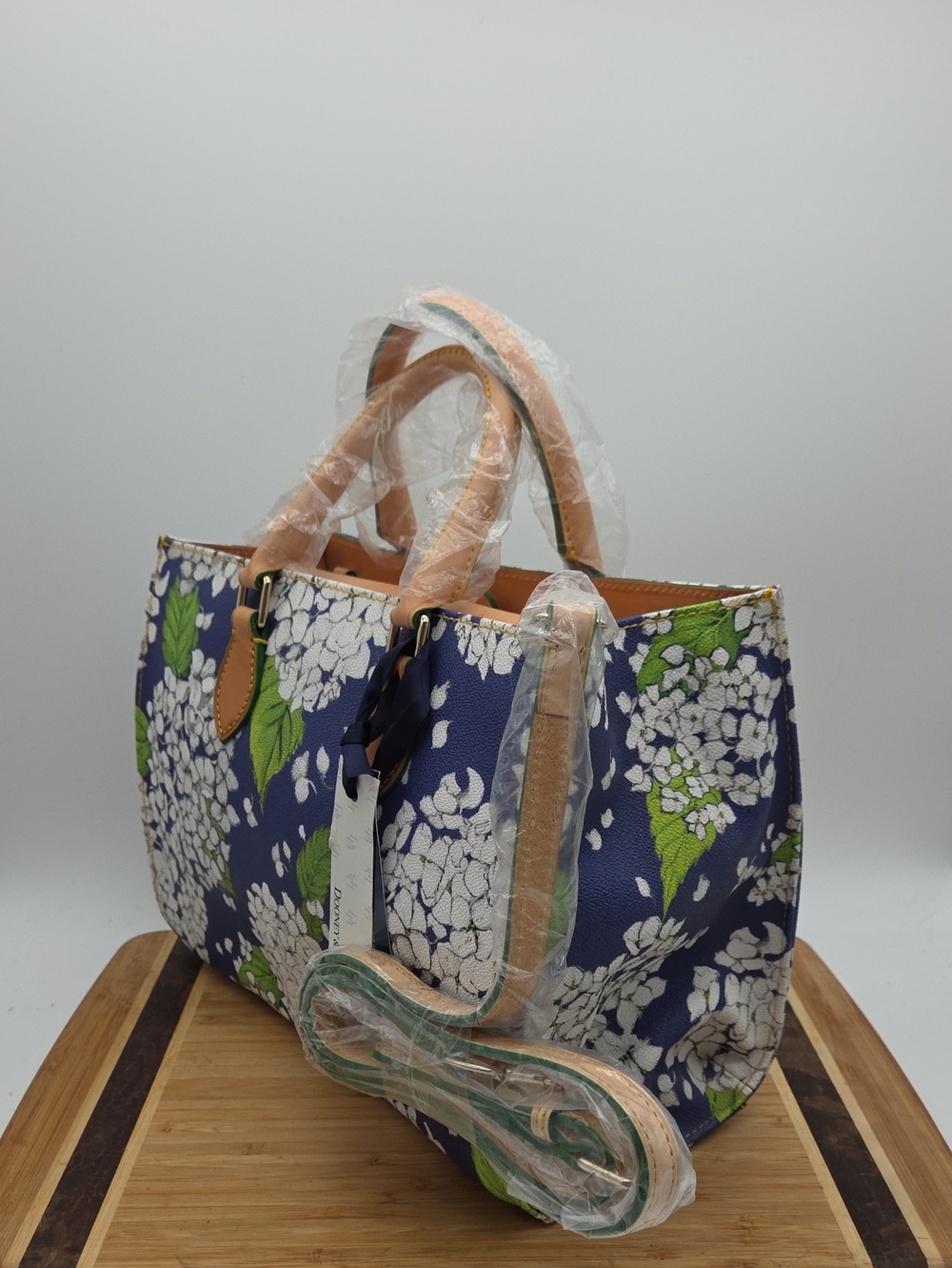 NWT Dooney and Bourke Hydrangea Janine Satchel Bag - Picture 6 of 16
